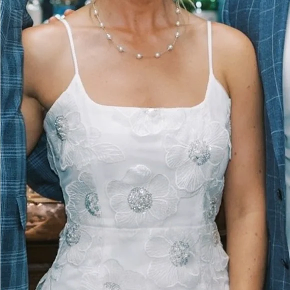 NWT Elliatt Dahlia Midi Dress White 3D Floral XS - Picture 5 of 10